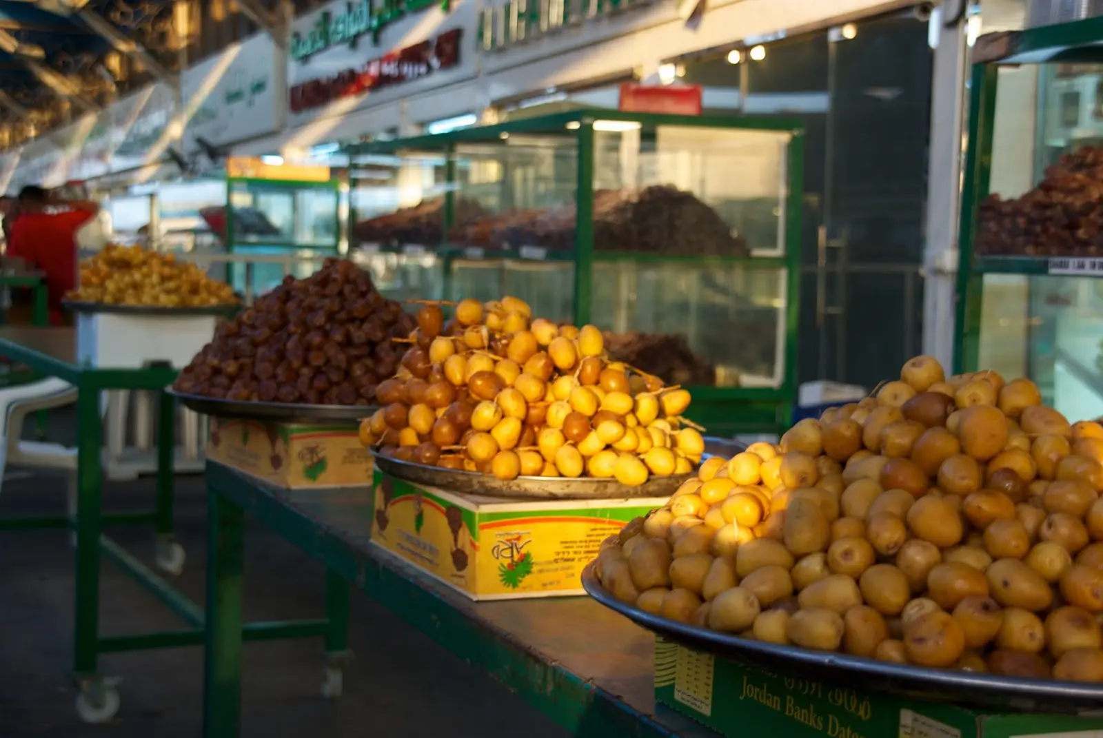 Types of Dates Available in Abu Dhabi Markets